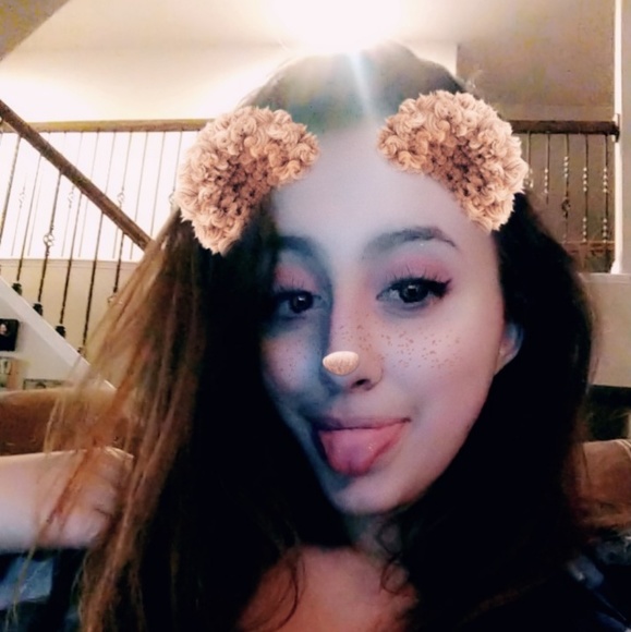 Meet your Posher, Haley - Picture 3 of 3